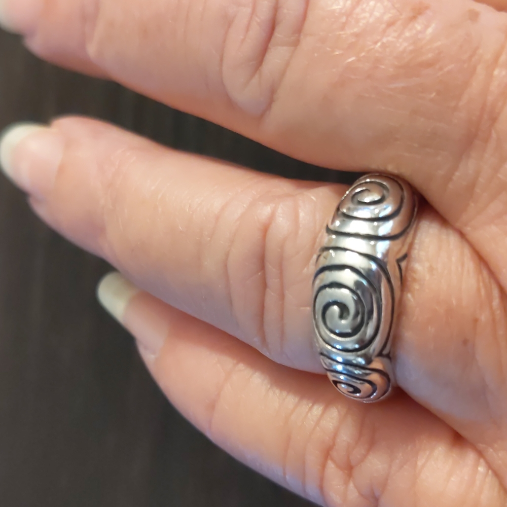 Vintage Sterling Silver Ring Size 8